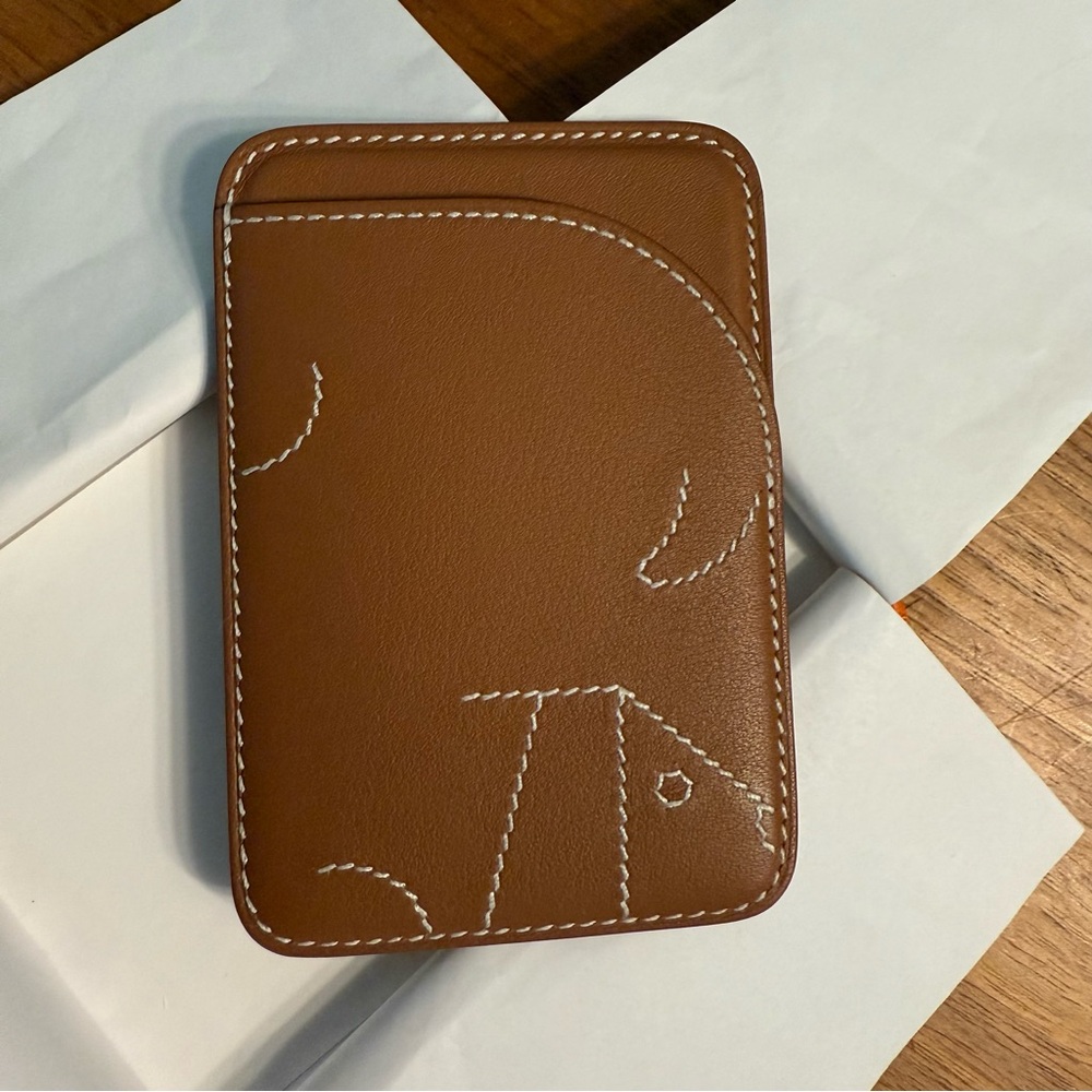 Hermès “Dog” MagSafe holder - Gold Calfskin Leather Card Holder